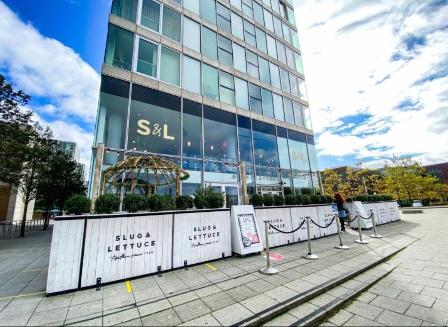 Penthouse Hub Apartment In Central Mk With Juliet Balcony, Smart Tv And Free Parking By Yoko Property 밀턴 케인즈 외부 사진